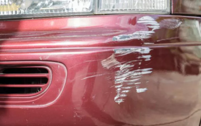 Come to our sheet metal and paint shop in Dénia and leave your car clean of scratches.