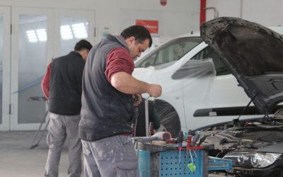 Mitos sobre el mantenimiento del coche que pueden salirte muy caros